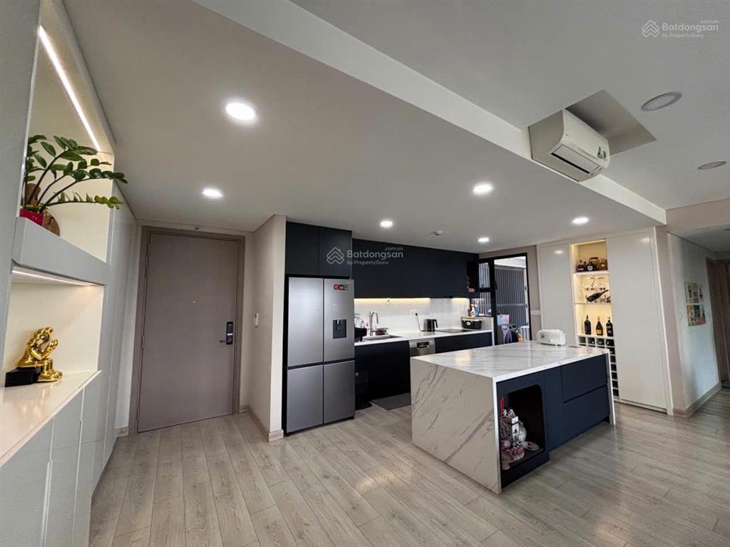 Chuyển công tác cần bán gấp căn hộ the view 3pn 154m view toàn cảnh phú mỹ hưng giá chỉ 14,9 tỷ