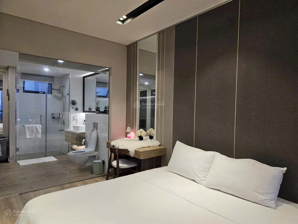 Chuyển công tác cần bán gấp căn hộ the view 3pn 154m view toàn cảnh phú mỹ hưng giá chỉ 14,9 tỷ