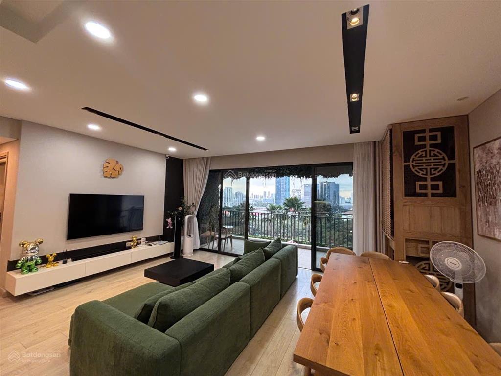 Chuyển công tác cần bán gấp căn hộ the view 3pn 154m view toàn cảnh phú mỹ hưng giá chỉ 14,9 tỷ