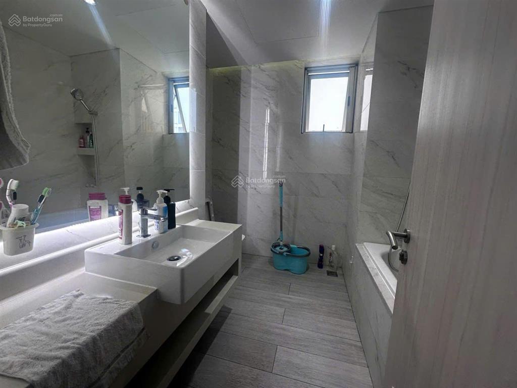 Bán gấp căn 3pn dt 127m2 m6 midtown view trực diện sông | giá tốt thị trường