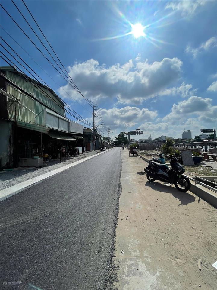 Bán đất tại phú định, hcm. giá 3 tỷ, dt đất 60m2, gpxd trệt + 3 lầu. sổ hồng riêng
