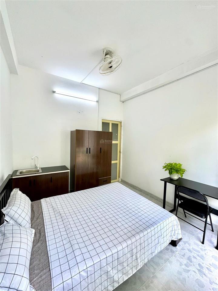 Phòng mới cứng, giá rẻ, bạn là người đầu tiên ở. đường nguyễn kiệm