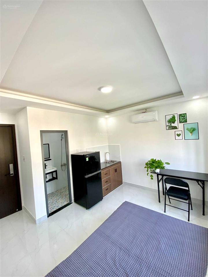 Phòng mới 100% vừa hoàn thiện. ngay chợ nguyễn xí. có thể ở ngay