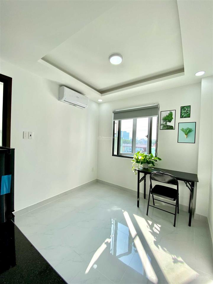 Phòng mới 100% vừa hoàn thiện. ngay chợ nguyễn xí. có thể ở ngay