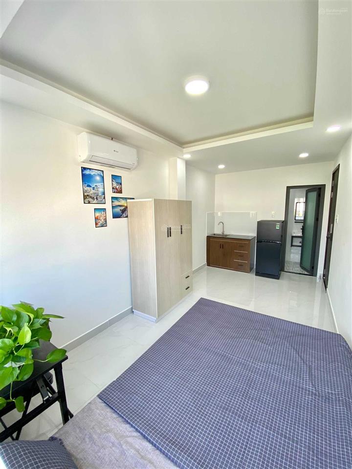 Phòng mới 100% vừa hoàn thiện. ngay chợ nguyễn xí. có thể ở ngay