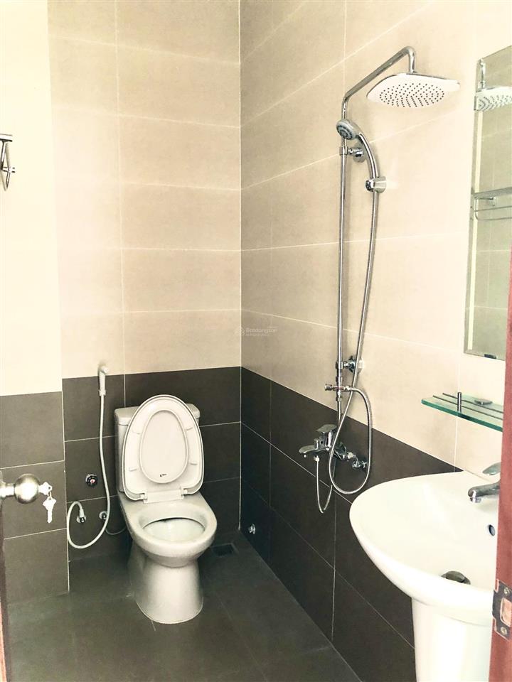 Phòng mới, đẹp, có nội thất ban công. gần ngã 4 hàng xanh. đbl