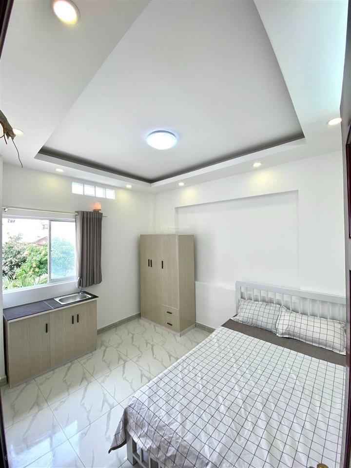 Phòng mới, giá rẻ, sẵn nội thất. thích quảng đức phú nhuận