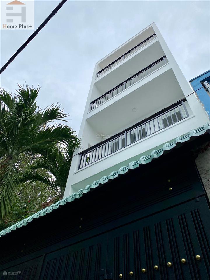 Phòng mới xây, ban công, sẵn nội thất. ngay vincom phan văn trị
