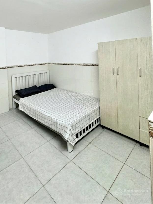 Phòng rộng rãi gác lửng, máy lạnh, bếp. gần đh công nghiệp