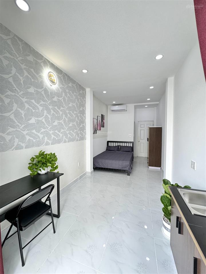 Phòng decor hiện đại. không gian thoáng mát. sát cv gia định