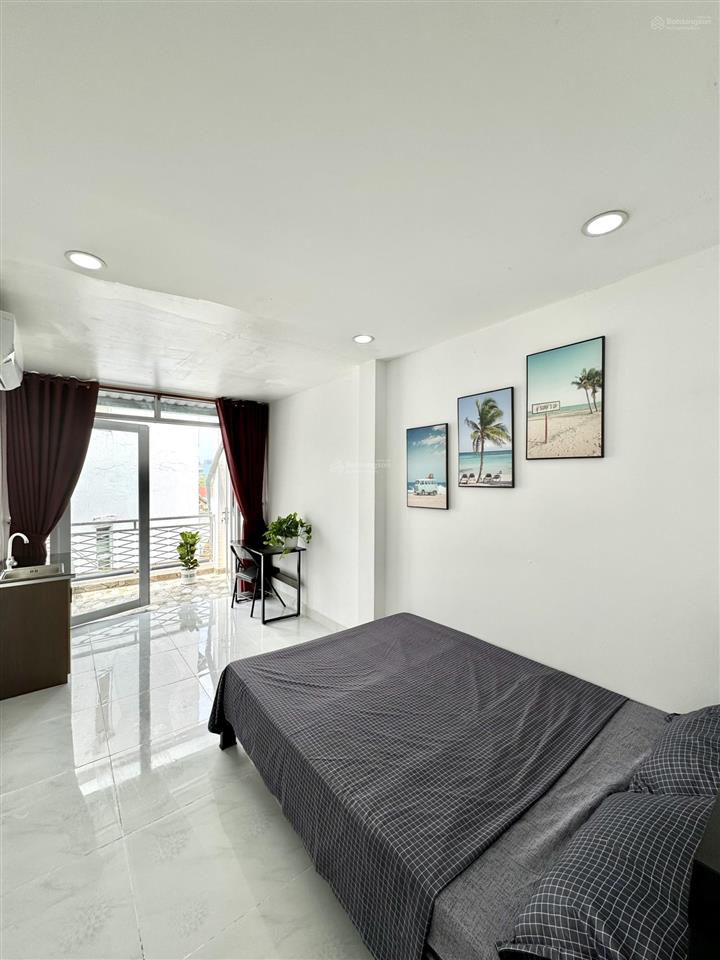 Phòng decor hiện đại. không gian thoáng mát. sát cv gia định