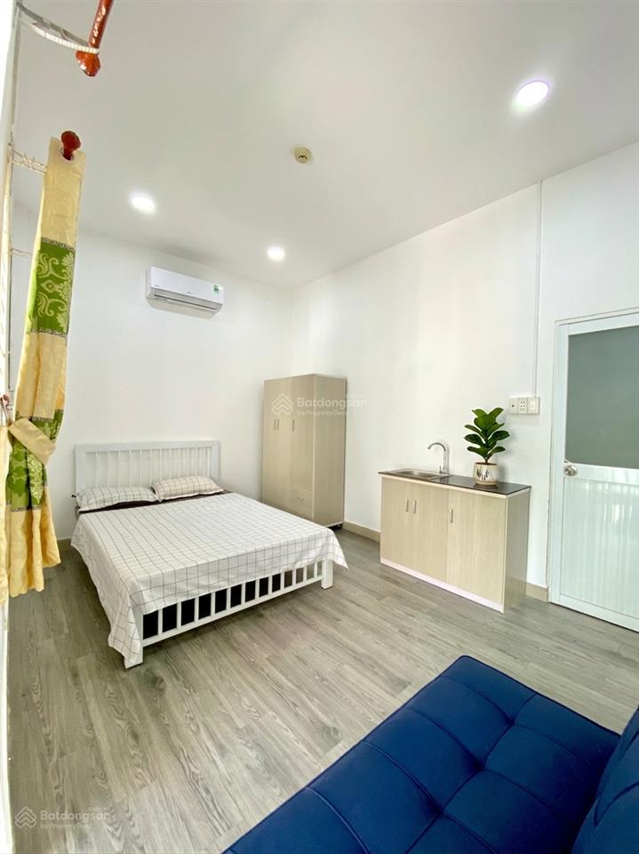 Phòng mới, giá rẻ, sẵn nội thất. ngay mặt tiền nguyễn thái sơn, sát vincom