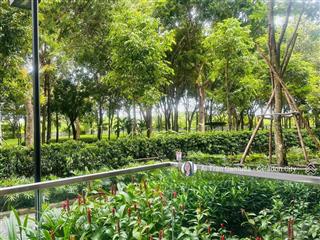 Cho thuê căn 3pn 120m2 view hồ bơi và công viên centery, tầng đẹp, kèm ô xe định danh. 18tr/tháng