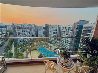 Căn đẹp ban công dài 6m full nt xịn sò. giá chênh thấp. mua ở được ngay. view hồ bơi tầng 11 đẹp