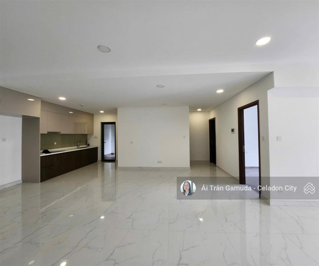 2pn lớn 112m2 diamond brilliant, hướng mát, nhà mới. làm đc 3pn, tầng thấp. hướng đông bắc mát mẻ