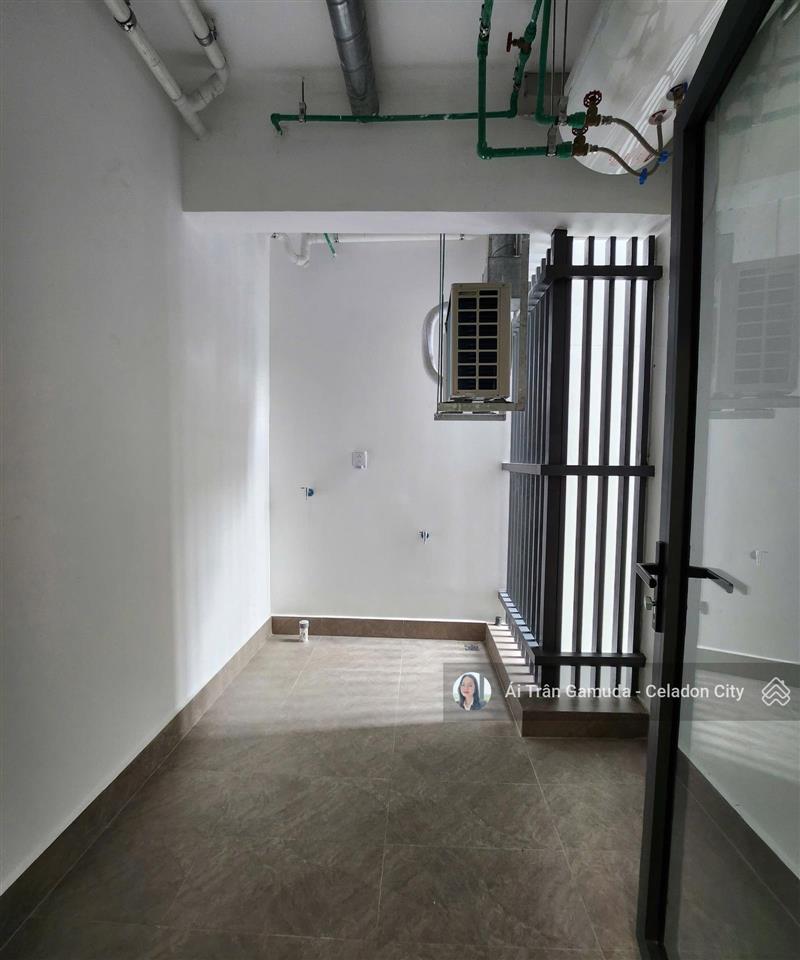 2pn lớn 112m2 diamond brilliant, hướng mát, nhà mới. làm đc 3pn, tầng thấp. hướng đông bắc mát mẻ