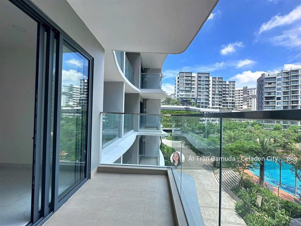 Cho thuê căn 3pn 120m2 view hồ bơi và công viên centery, tầng đẹp. 19tr/tháng