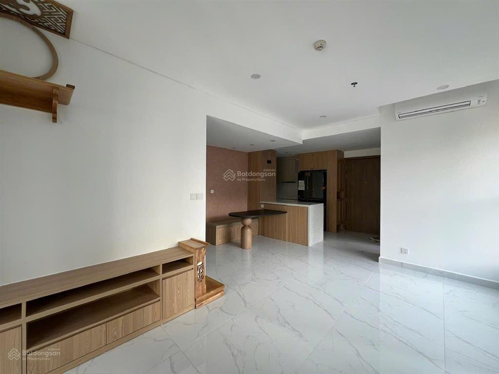Bán căn 2pn góc thoáng alnata plus, có nội thất nhà đẹp sạch sẽ, tầng 9. ban công thoáng