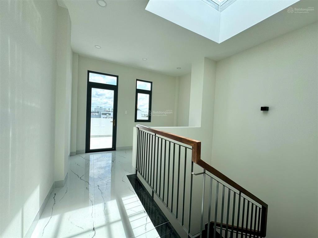 Chủ gửi bán căn nhà hẻm 140 vườn lài, dt 4x15m xây 1 lửng 3 lầu, nhà mới vào ở ngay