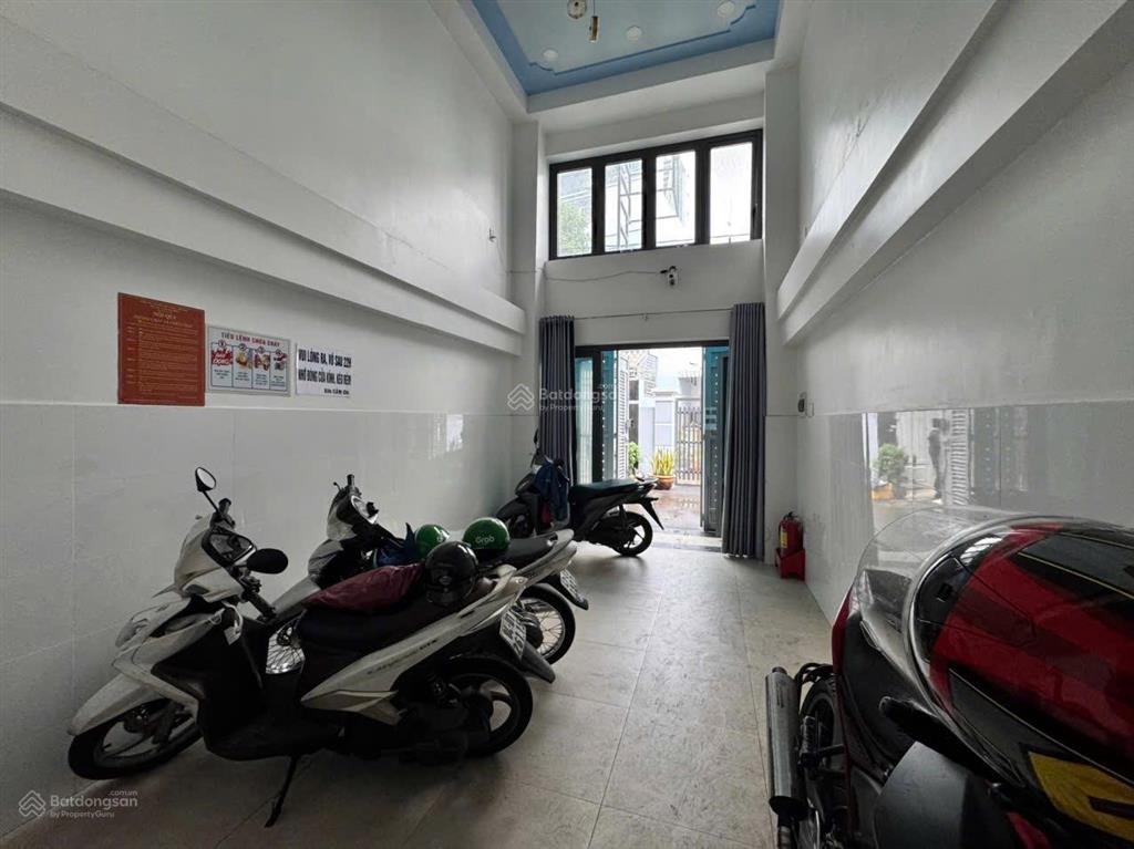 Chdv 5 lầu có thang máy, hxh thích quảng đức, dtcn 60m2 chỉ 8,85 tỷ