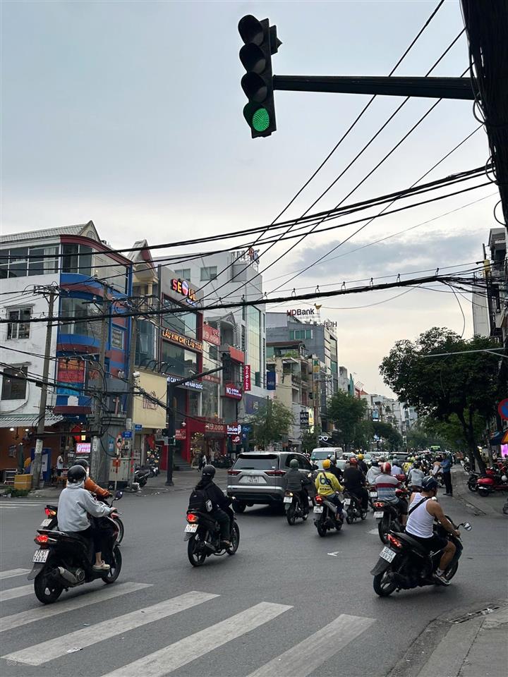 Chuyển về đà nẵng sống  chủ cần bán nhà mặt tiền d2 giá cực tốt 24,5 tỷ
