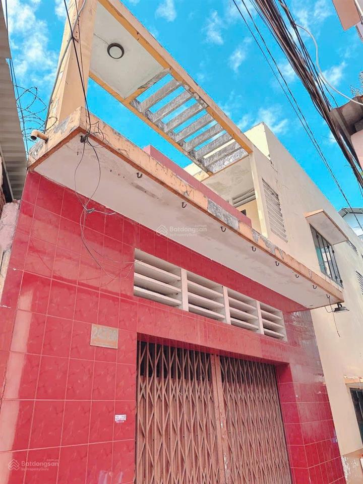 Cần bán gấp căn nhà ngay trung tâm quận phú nhuận diện tích khủng