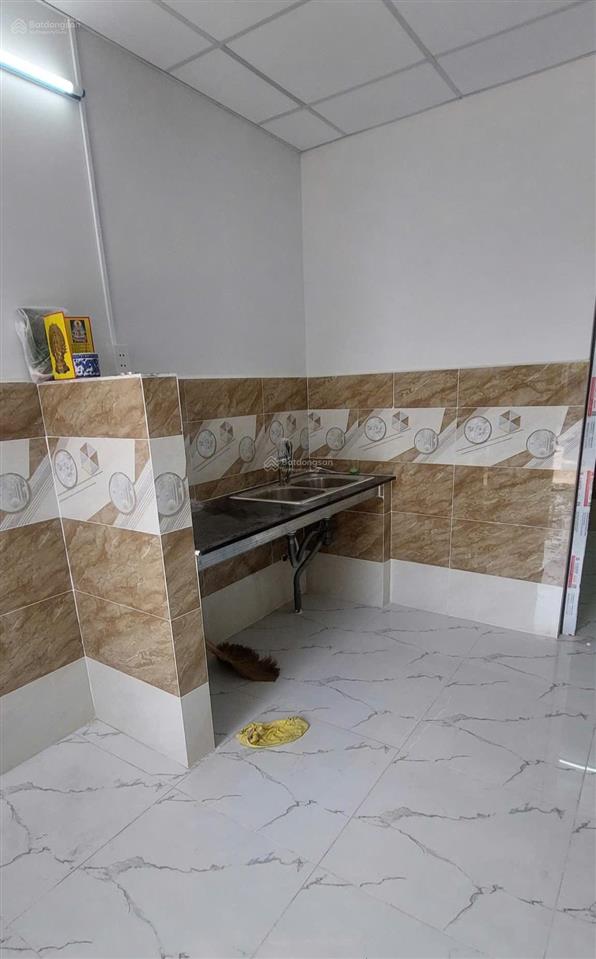 Nhà mới gần bv bình tân, khu dân cư đông đúc, cách đầm sen chỉ 10 phút