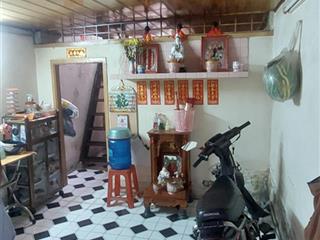 Cần bán gấp nhà 1 lầu cũ kênh tân hóa gần đầm sen, khu yên tĩnh, gần chợ, bv, trường học.