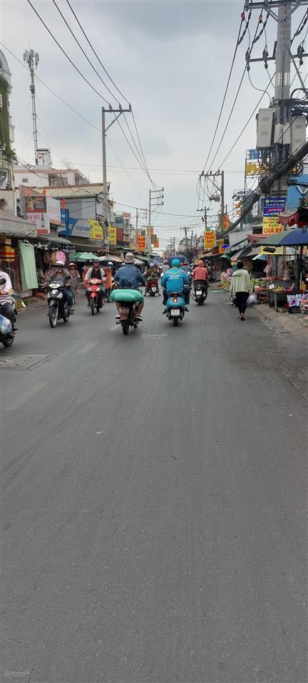 Cần bán gấp nhà mới 3 tấm mtkd sầm uất đường lô tư gần chợ, gần aeon mail tân phú.