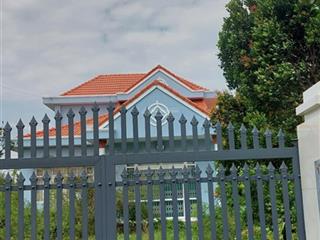 Giảm mạnh 2ty cần bán gấp căn biệt thự view sông thoáng mát gần chợ mới tp. gò công