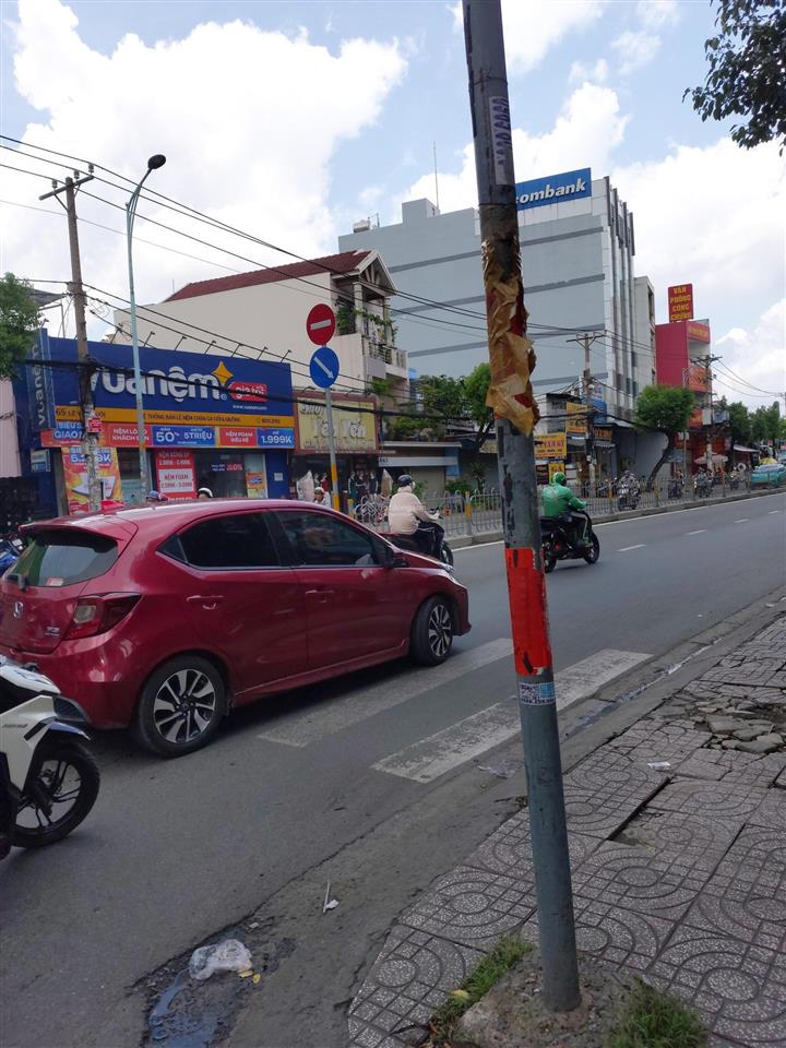 Bán nhà mtkd sầm uất sát ngay lê văn quới và ngã tư bốn xã, khu đông đúc