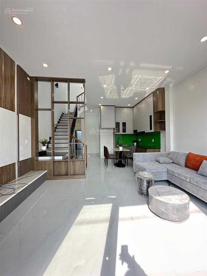 Cần bán căn nhà sổ riêng thổ cư ngay chợ cty changshinh, mới hoàn thiện , nội thất đầy đủ