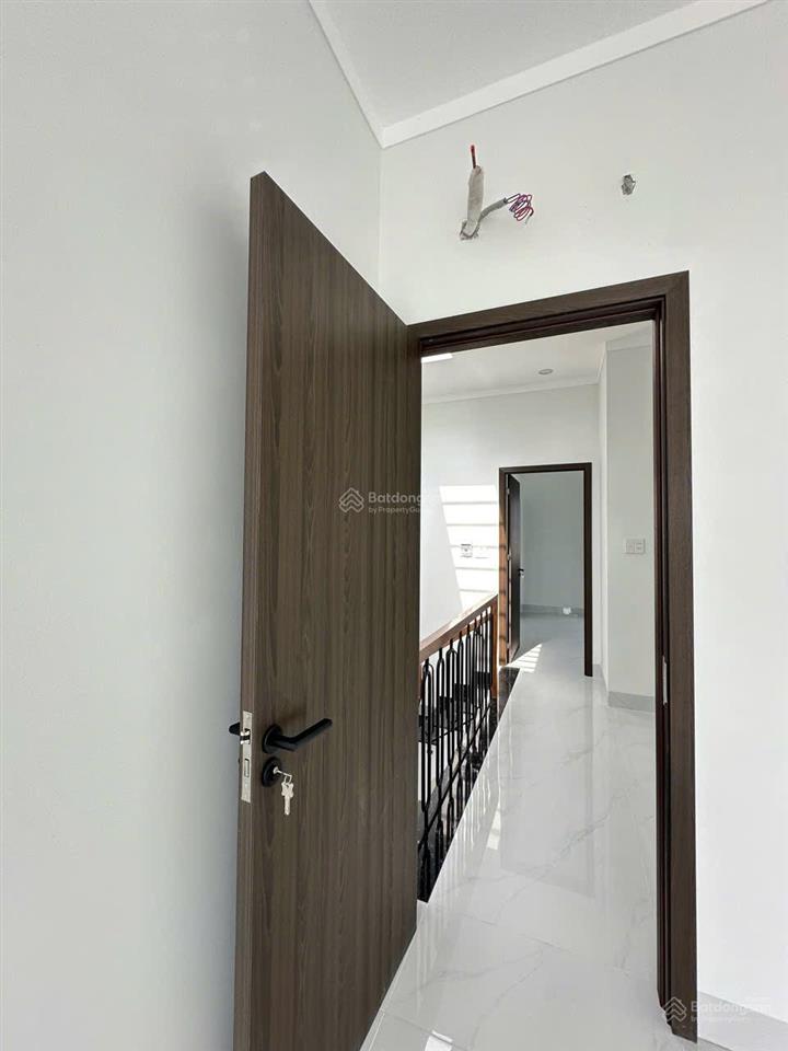 Cần bán căn nhà sổ riêng thổ cư ngay chợ cty changshinh, mới hoàn thiện, nội thất đầy đủ