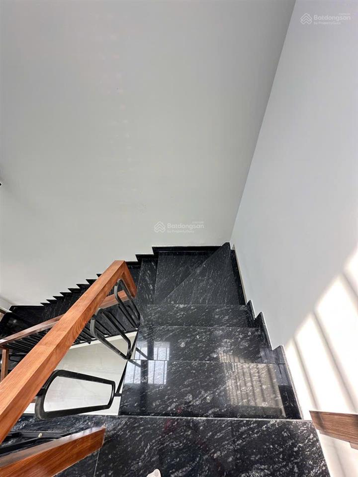 Cần bán căn nhà sổ riêng thổ cư ngay chợ cty changshinh, mới hoàn thiện , nội thất đầy đủ