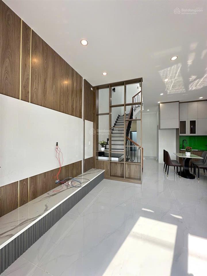 Cần bán căn nhà sổ riêng thổ cư ngay chợ cty changshinh, mới hoàn thiện , nội thất đầy đủ