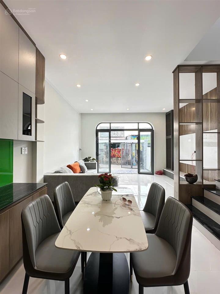 Cần bán căn nhà sổ riêng thổ cư ngay chợ cty changshinh, mới hoàn thiện, nội thất đầy đủ