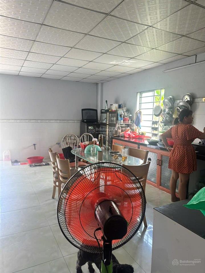Bán căn nhà vườn mặt tiền buôn bán giá cực tốt sổ riêng thổ cư, gần chợ, trung tâm p. tân triều