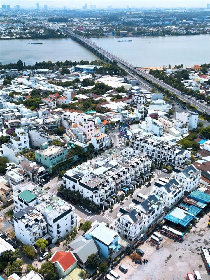 Bán căn nhà phố ngay khu dân cư tín nghĩa , gần chợ lớn biên hoà giá cực rẻ