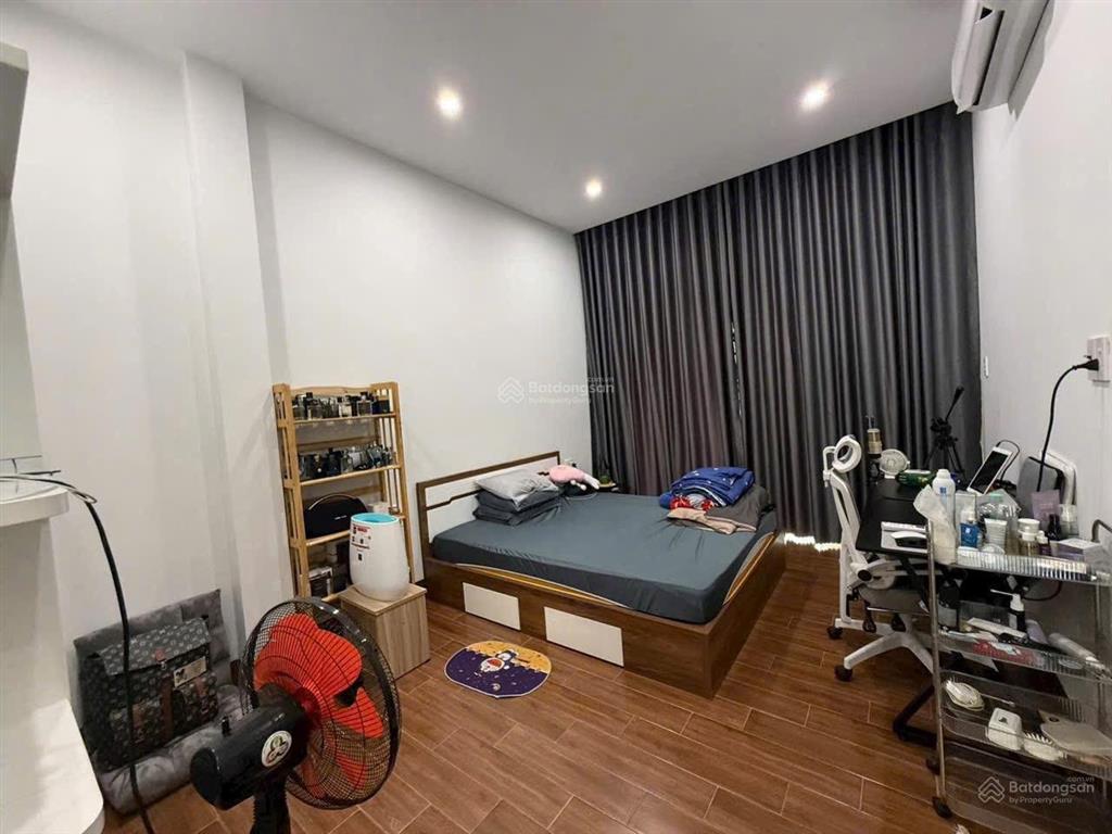 Bán nhà mới full nội thất , một trệt 1 lầu ngay chợ changshinh thạnh phú , sổ riêng kẹt nên bán