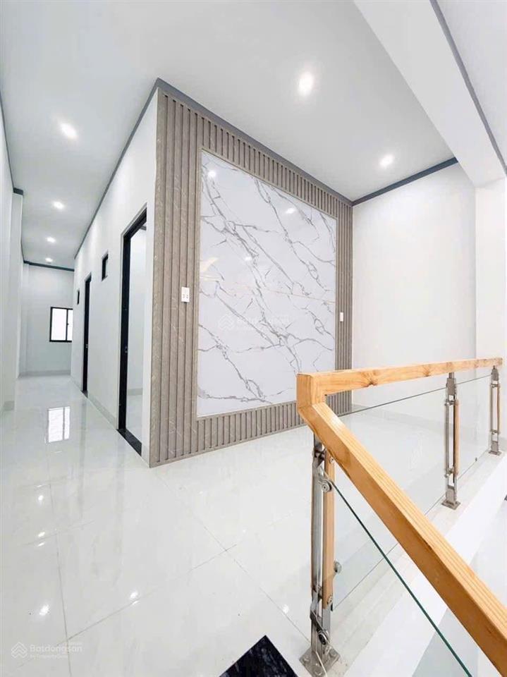 Kẹt tiền cần bán căn nhà lầu sổ riêng thổ cư mới giá chỉ 1 tỷ790,ngay chợ changshinh,giáp đồng khởi