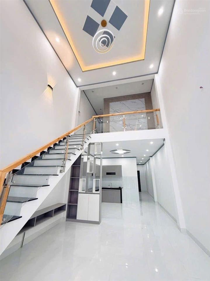 Kẹt tiền cần bán căn nhà lầu sổ riêng thổ cư mới giá chỉ 1 tỷ790,ngay chợ changshinh,giáp đồng khởi