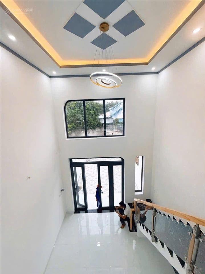 Kẹt tiền cần bán căn nhà lầu sổ riêng thổ cư mới giá chỉ 1 tỷ790,ngay chợ changshinh,giáp đồng khởi