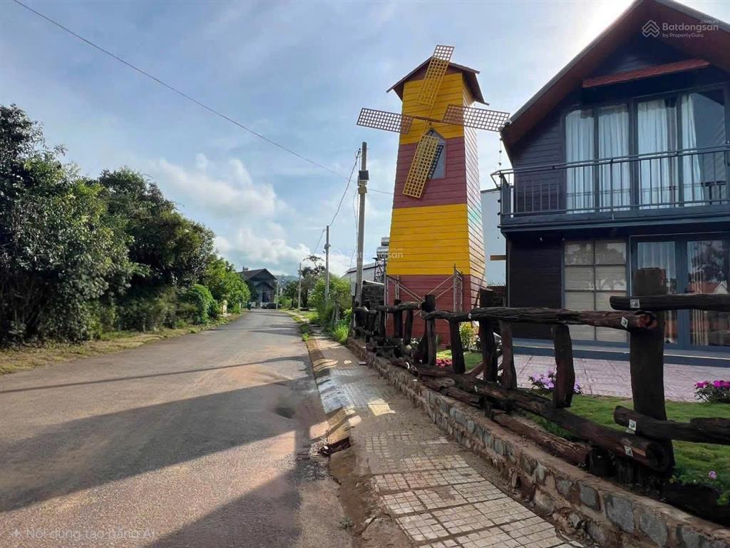 Bán nhà cách sân bay đà lạt 2km trong khu dân cư yên tĩnh, view trước nhà rừng thông núi voi