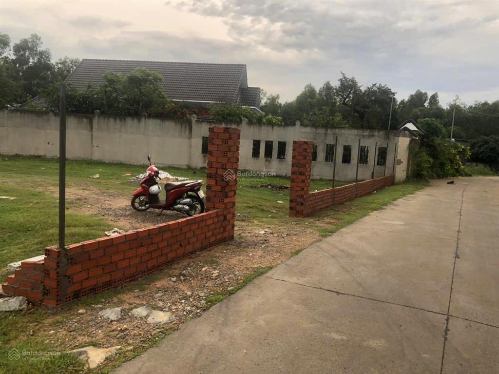 Chính chủ bán 800m2 đất, có 300m2 thổ cư ngay trung tâm tp bà rịa