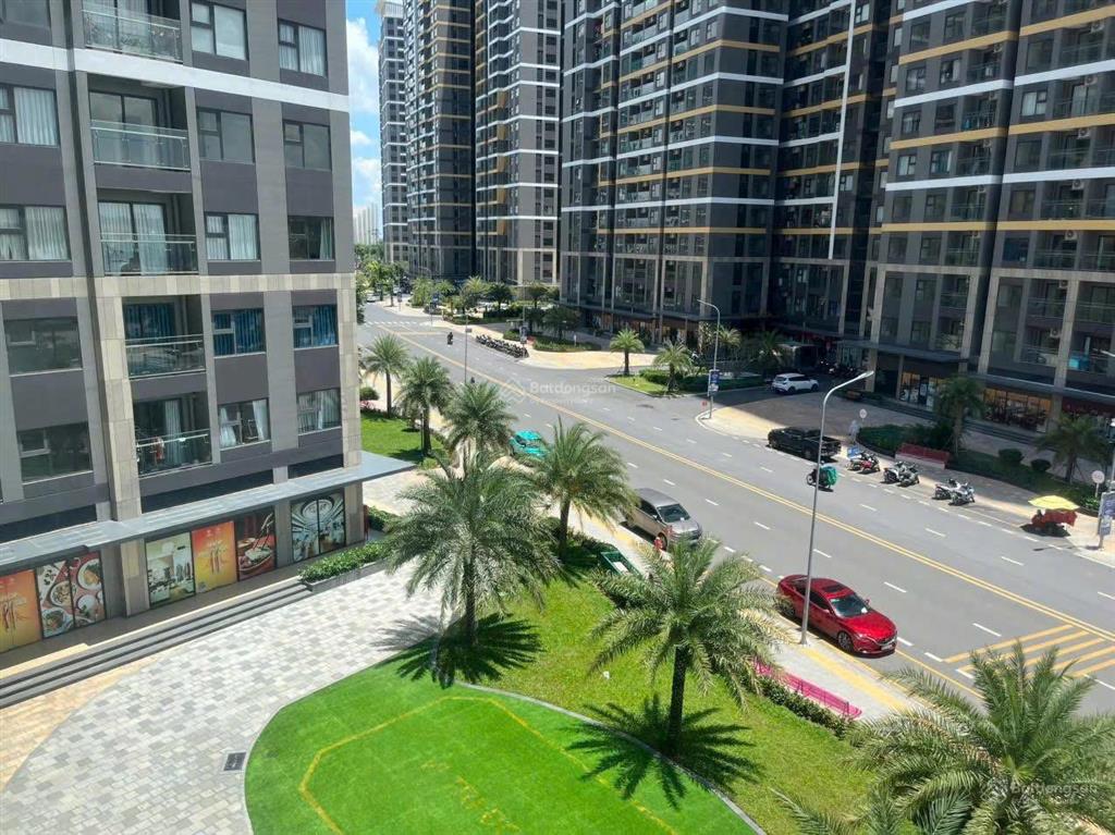 Cho thuê shophouse khối đế mặt tiền vị trí đẹp toà bs15  giá cực tốt chỉ 30tr