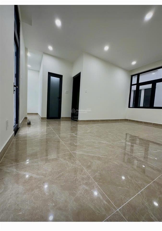 Cho thuê giá siêu tốt nhà phố căn góc 120m2 giá thuê 35tr