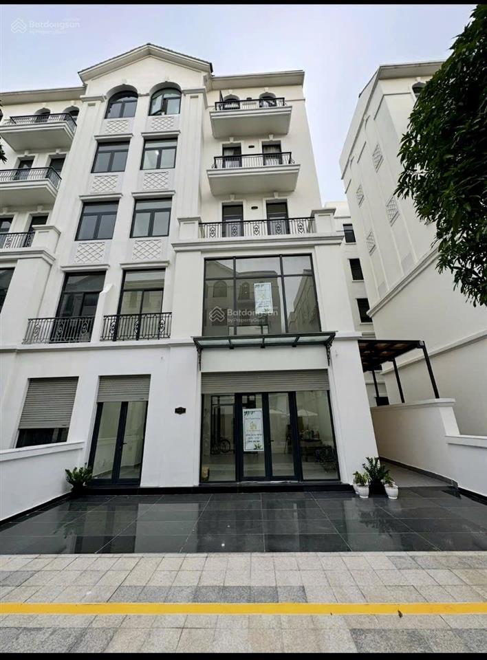 Cho thuê giá siêu tốt nhà phố căn góc 120m2 giá thuê 35tr