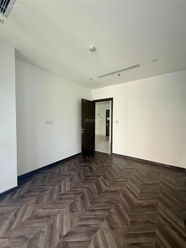 Bán 1pn view hồ bơi beverly giá 3,850ty full tầng đẹp view đẹp