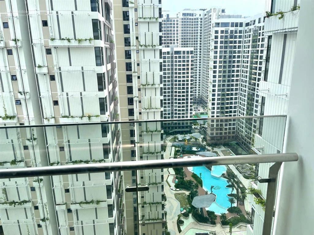 Cho thuê căn hộ 2 phòng ngủ view hồ bơi lumière boulevard 8,5tr