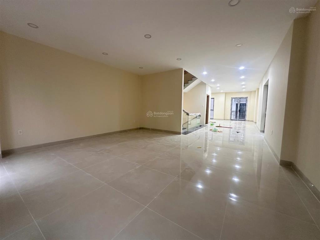 Cho thuê villa 200m phù hợp làm văn phòng hoặc trung tâm đào tạo dạy học